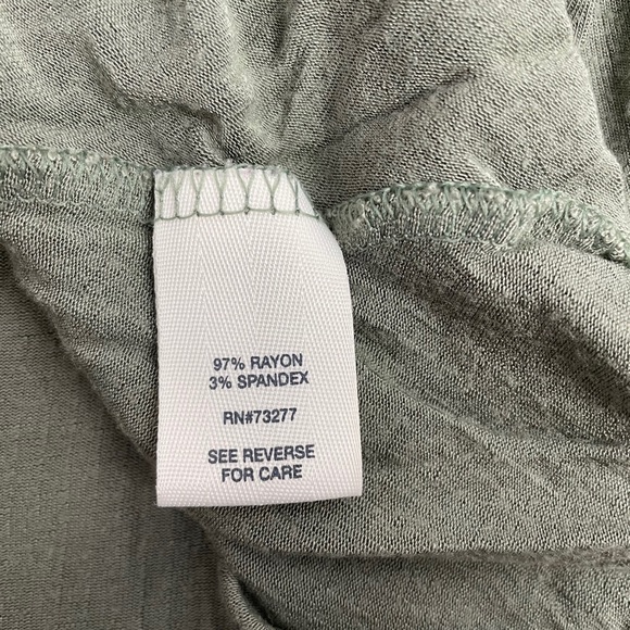 🌿50% off! Mudd Long Sleeved Peplum Top Olive Green Size M - Picture 6 of 8